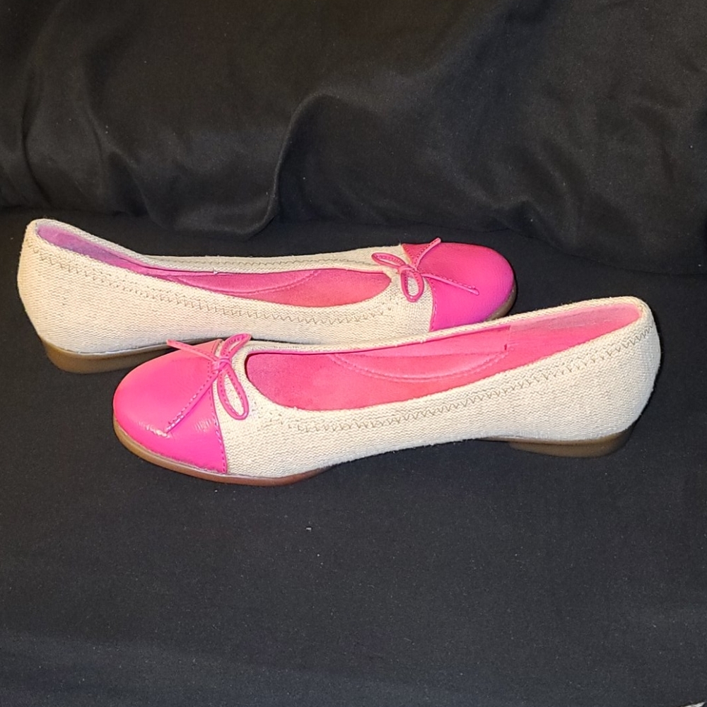 🎀 Pink & Beige Flats 🎀 - Picture 6 of 7